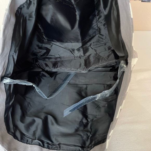 NWT Victoria's Secret Gray Striped Travel Beach Tote Bag 15 Inch - Picture 6 of 7